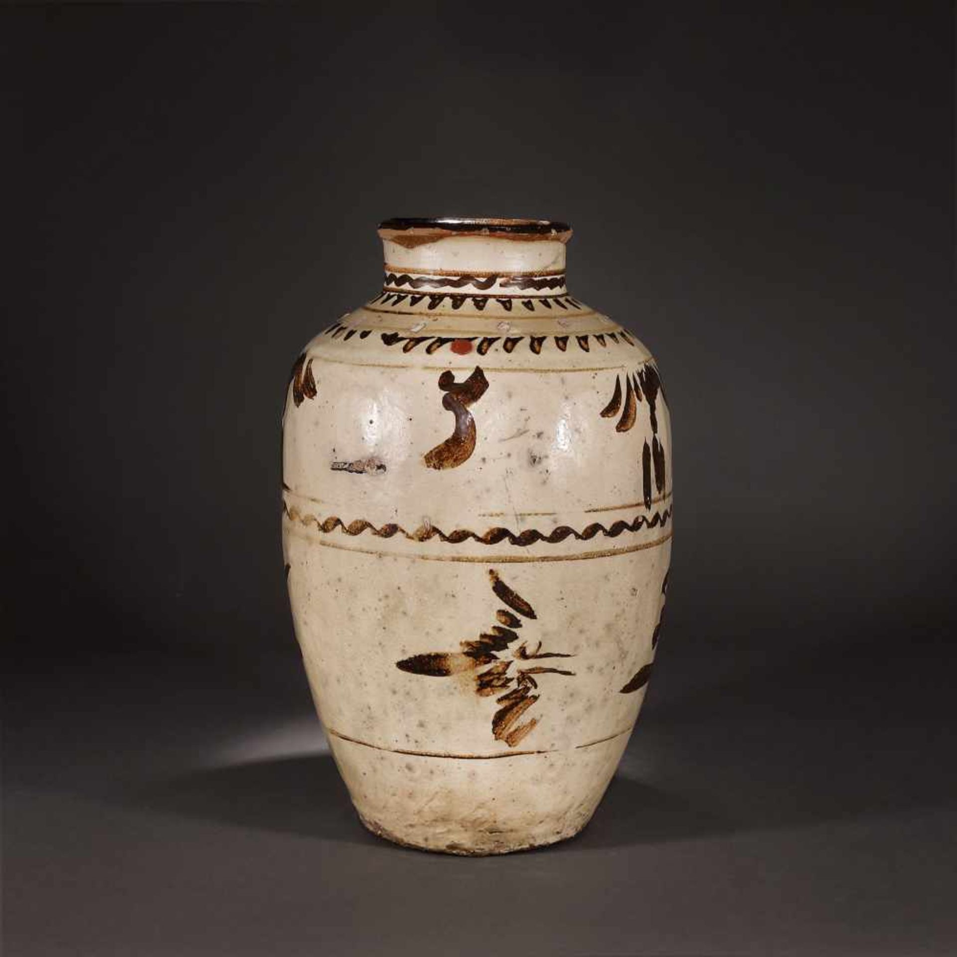 Impressive Cizhou wine vessel, glazed ceramics, end of the Yuan Era, China, mid 14th