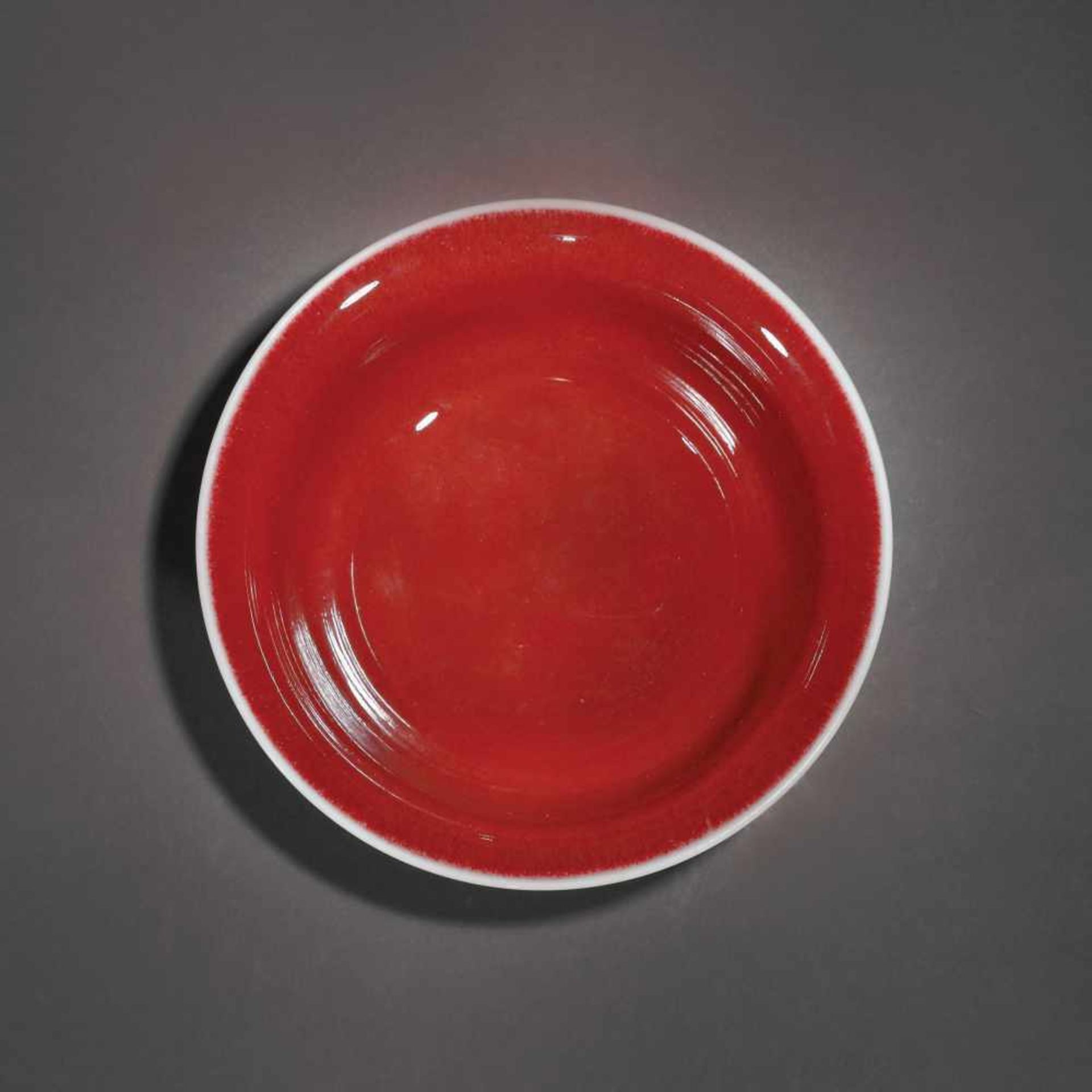 Langyao porcelain bowl with copper-red glaze, Qianlong mark, Qianlong dynasty, China, ca. 1736- - Bild 3 aus 5