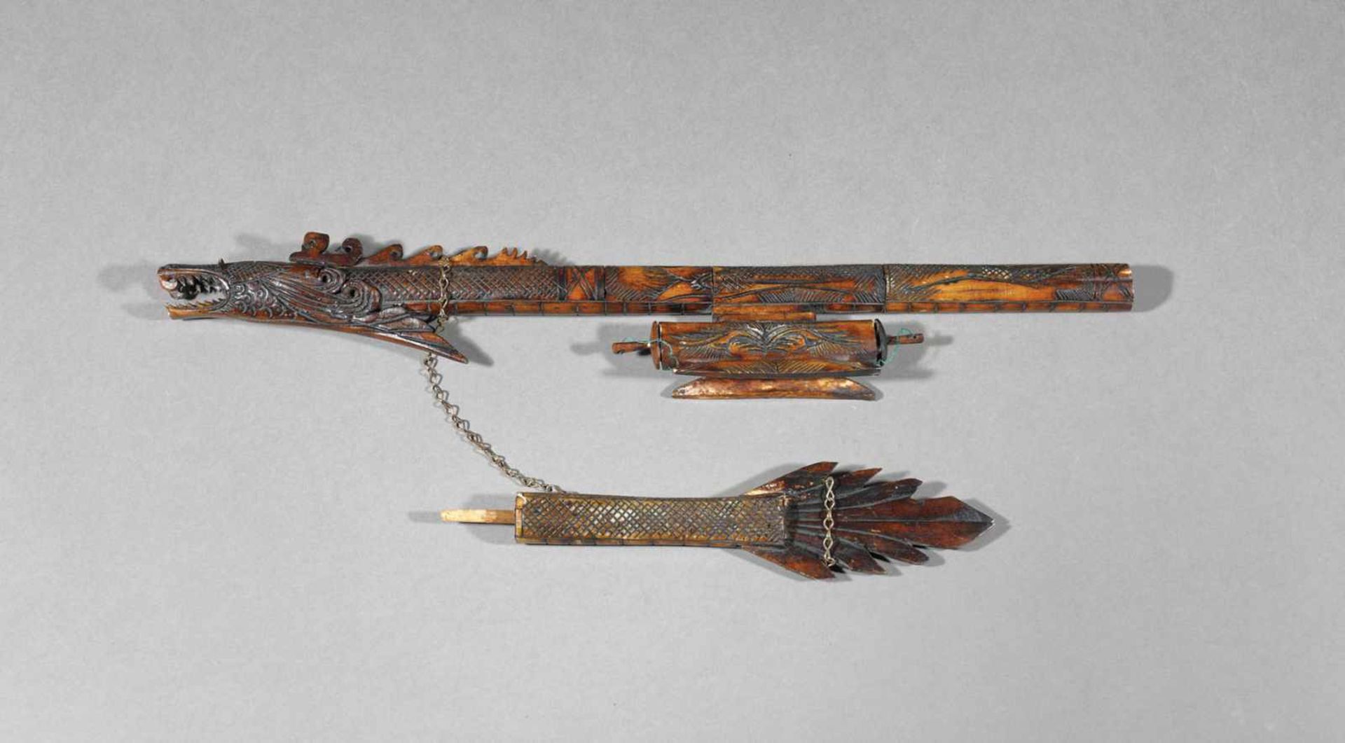 Traditional blowgun made from exotic wood, with a dragon decoration, Indonesia, the beginning of the - Bild 3 aus 4