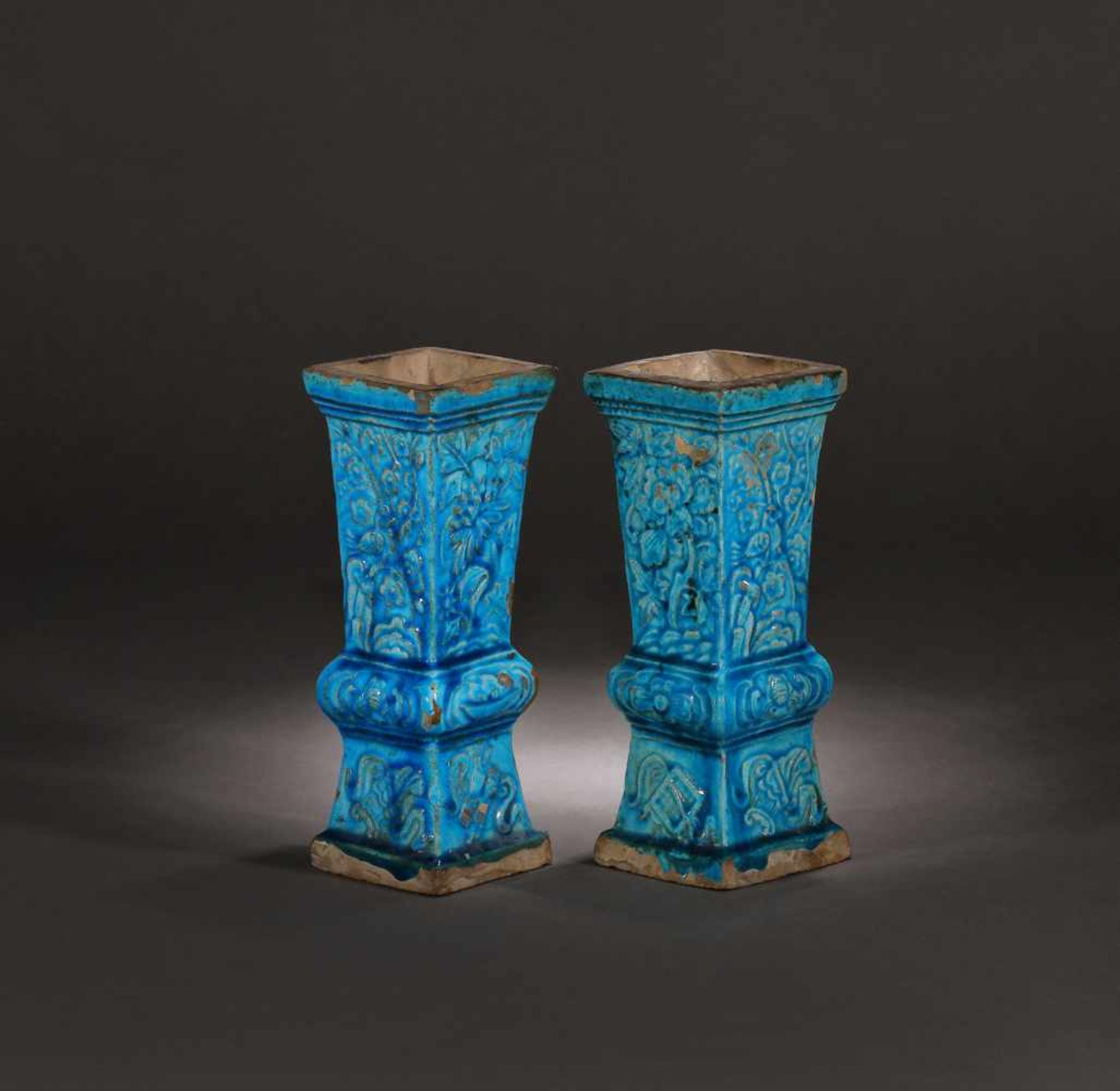 Two Fahua ceramic vessels, turquoise glaze, decorated with floral motifs, the Ming Dynasty Era, - Bild 2 aus 7