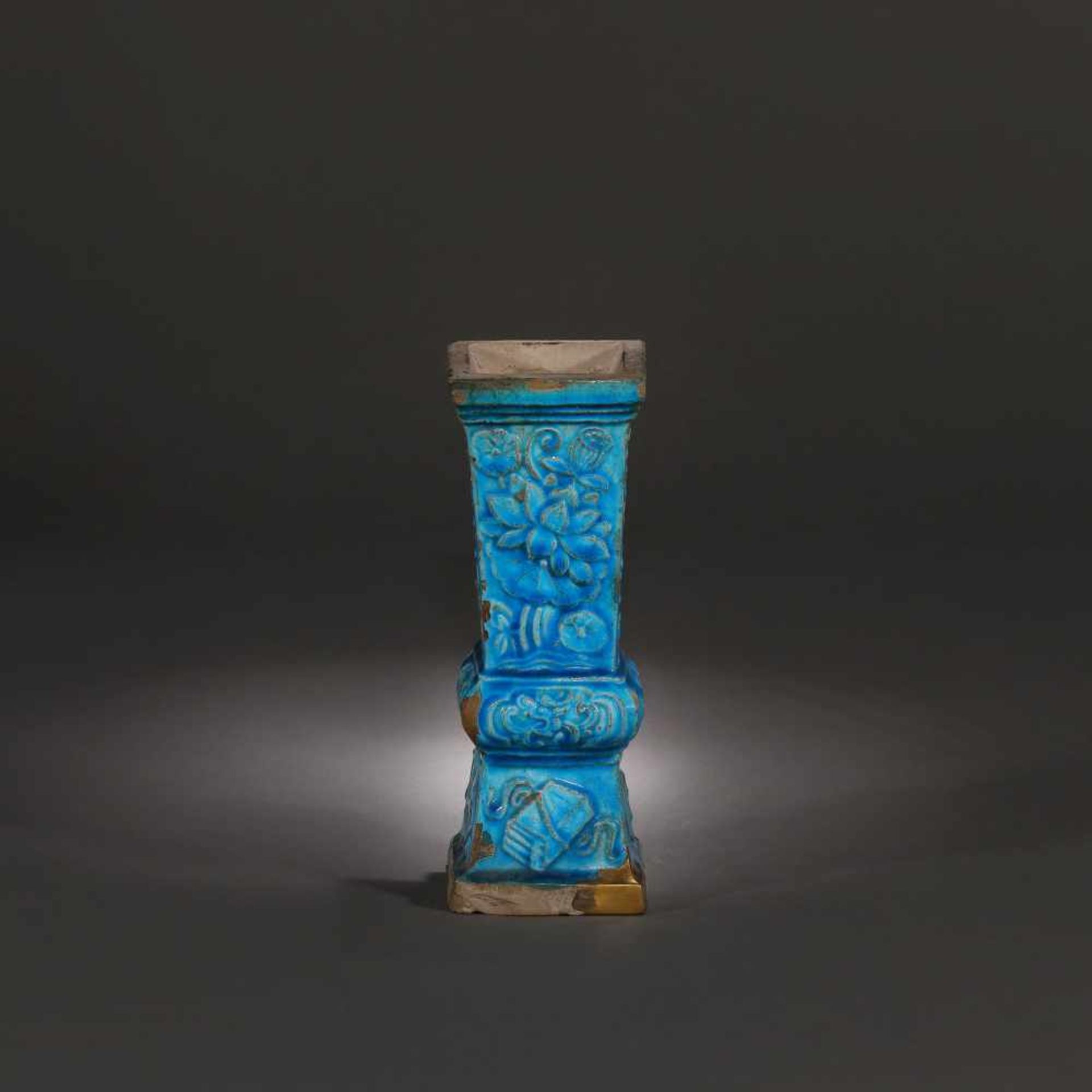 Two Fahua ceramic vessels, turquoise glaze, decorated with floral motifs, the Ming Dynasty Era, - Bild 6 aus 7