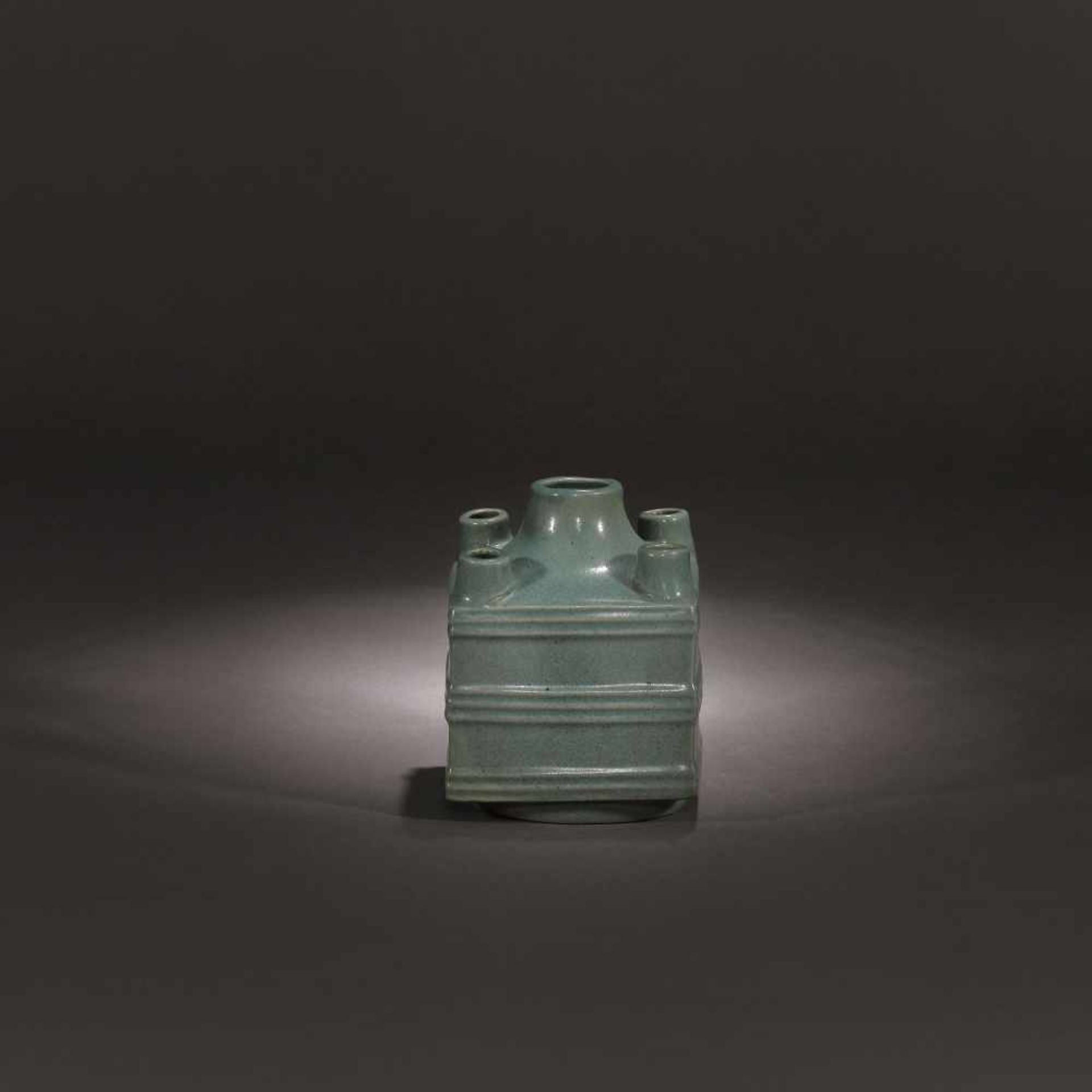 Interesting Ru cubic vessel made from Longquan glazed celadon porcelain, the Yuan Dynasty Era, - Bild 2 aus 5