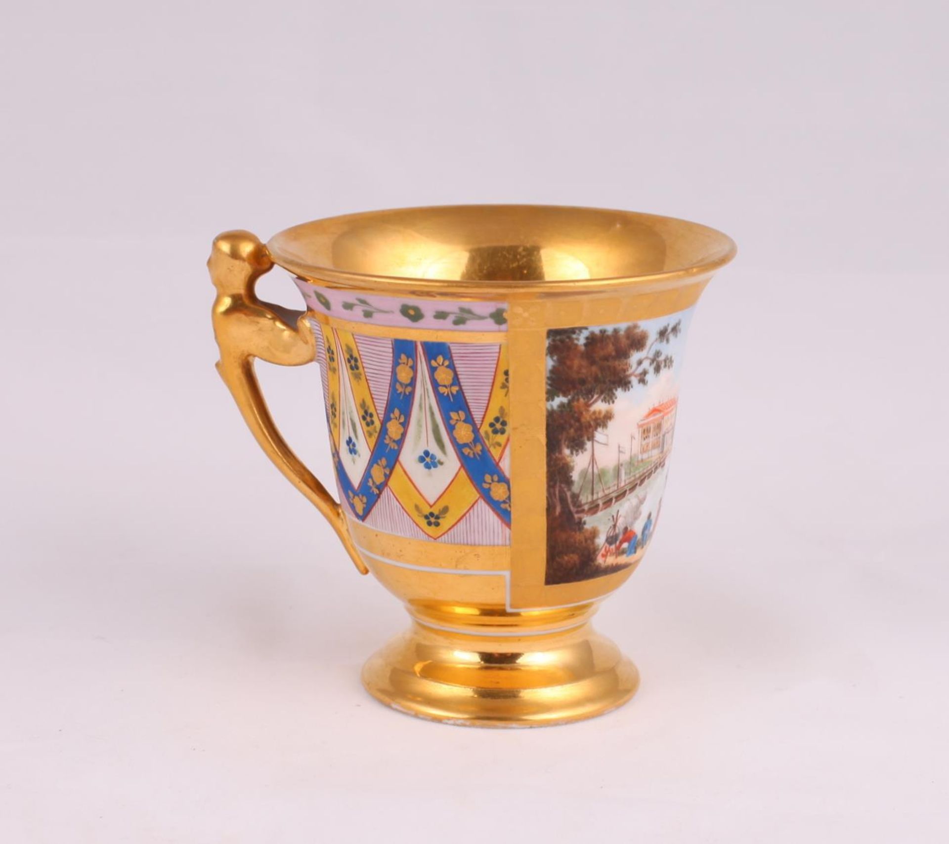 Cup "Harbor at the Palace" with flower painting.[Russia]. 1850s. Porcelain, gilding, painting.