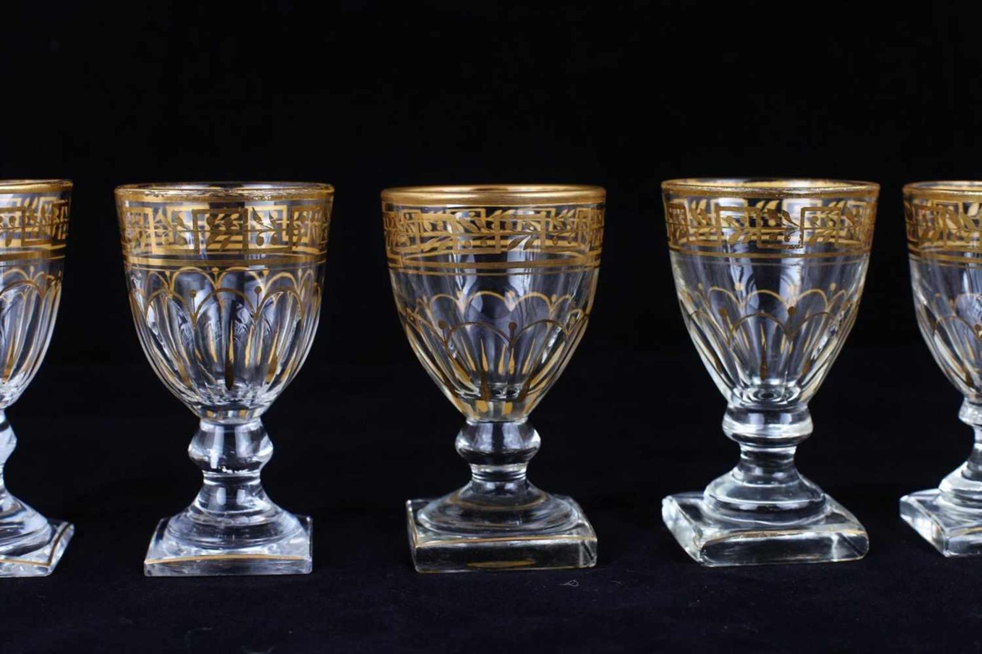 Six wine glasses, decorated with floral and geometric ornament. [ISZ]. First half XIX century. - Bild 6 aus 11