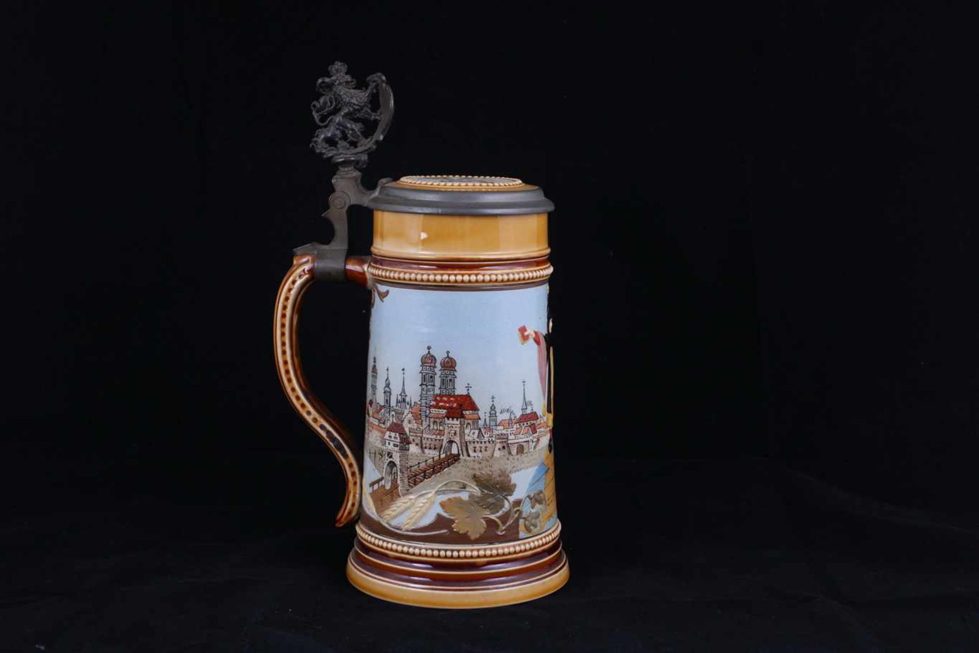 Beer stein with genre scenes. [1900s].Germany. Porcelain, modeling, polychrome painting, gilding, - Bild 2 aus 4