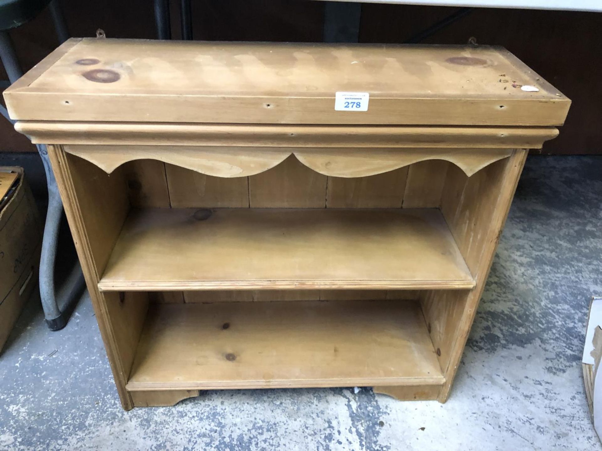 A VINTAGE PINE SHELF UNIT, 61 X 65 X 22 CM