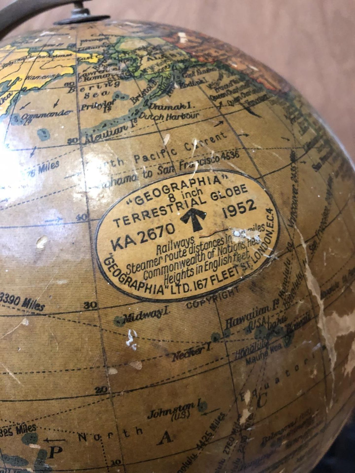 A VINTAGE 1952 MILITARY 8 INCH TERESTRIAL GLOBE WITH 'CROWS FOOT' EMBLEM - Image 3 of 4