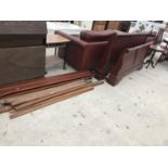 A MAHOGANY DOUBLE SLEIGH BED