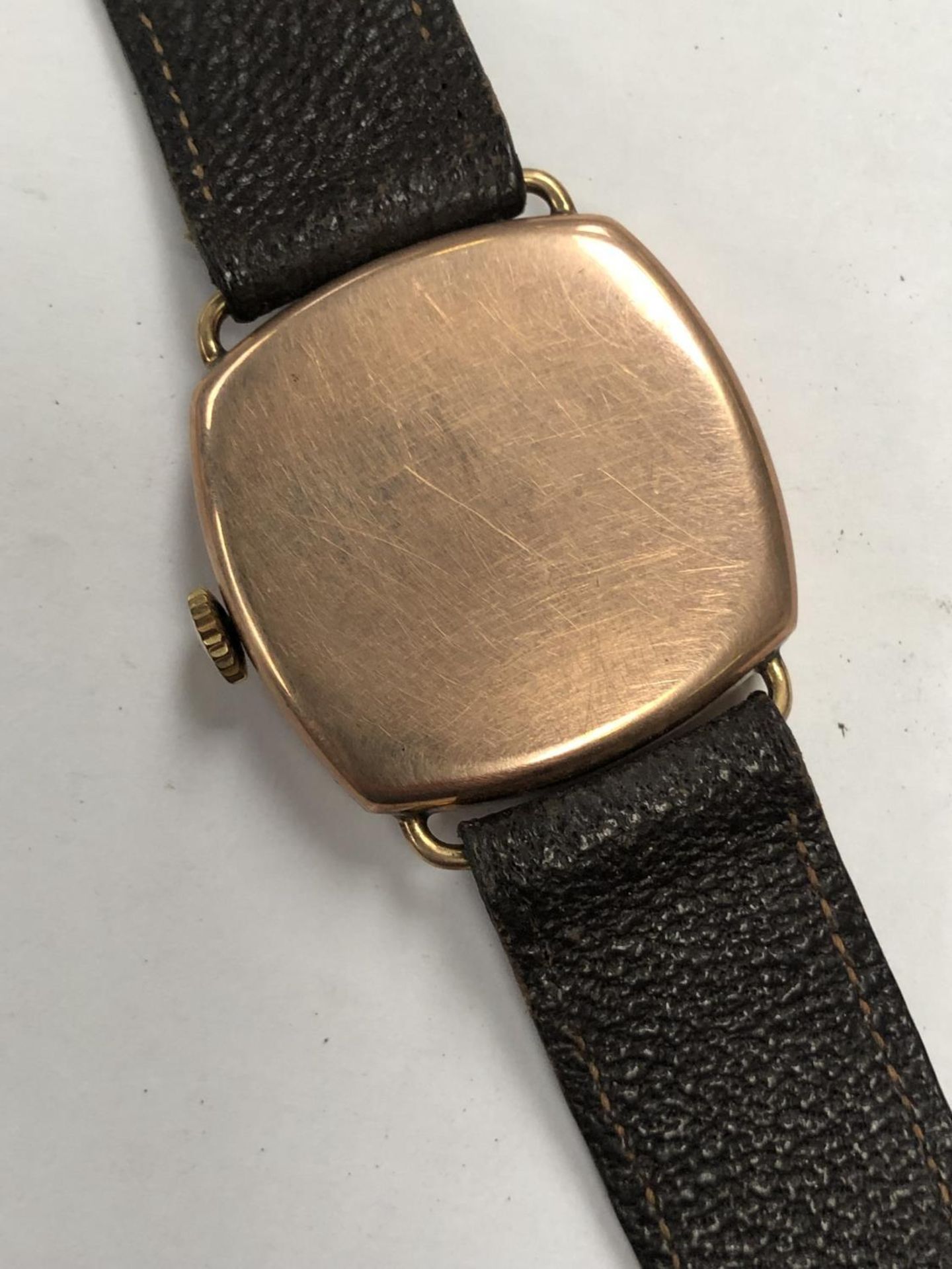A VINTAGE LADIES YELLOW METAL CASED, (PROBABLY GOLD), 'TISSOT' WATCH - Image 3 of 4