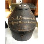 A VINTAGE TIN METAL OFFICERS HAT BOX - 'H.C.A EDWARDS' THE ROYAL WARWICKSHIRE REGIMENT