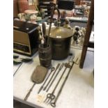 A MIXED GROUP OF ITEMS TO INCLUDE A BRASS COAL BUCKET, FIRE IRONS ETC (QTY)