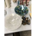 TWO ITALIAN DESIGN GLASS BOWLS AND FURTHER LEAF TRAY (3)