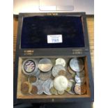 A BOX OF ASSORTED VINTAGE COINS ETC