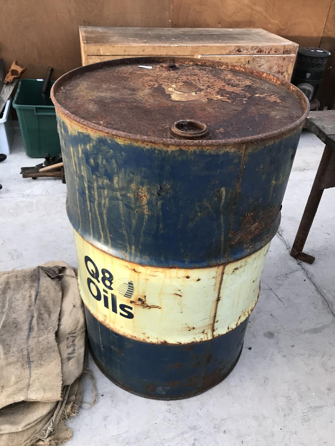 A VINTAGE Q8 OIL DRUM