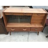 A G-PLAN E GOMME RETRO TEAK SIDEBOARD WITH TWO LOWER DRAWERS, YWO SLIDING GLASS DOORS AND TWO