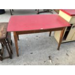THREE ITEMS OF RETRO FORMICA TOPPED KITCHEN FURNITURE - A TABLE AND TWO CABINETS