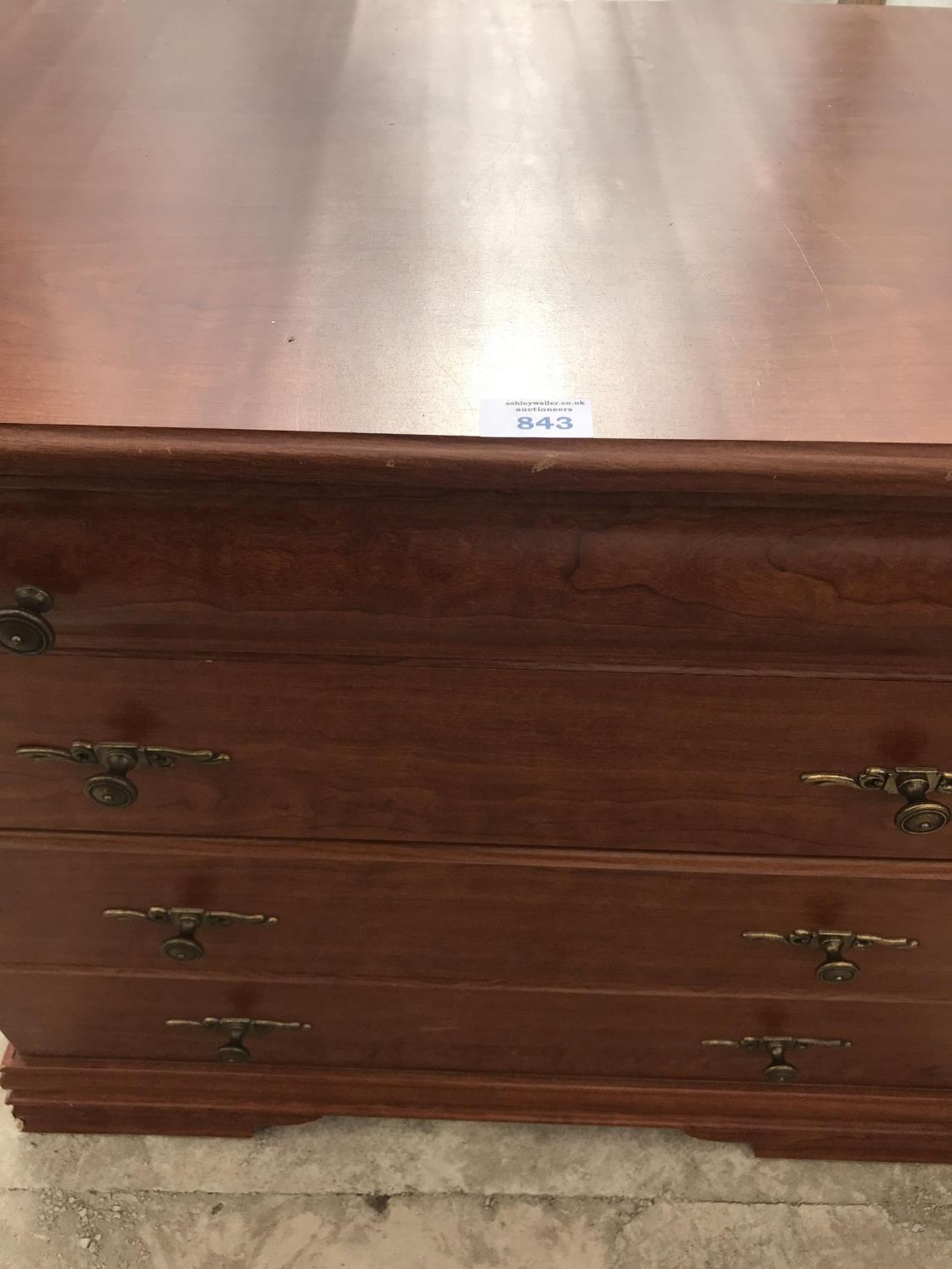 A MAHOGANY VENEERED CHEST OF FOUR DRAWERS - Image 2 of 2