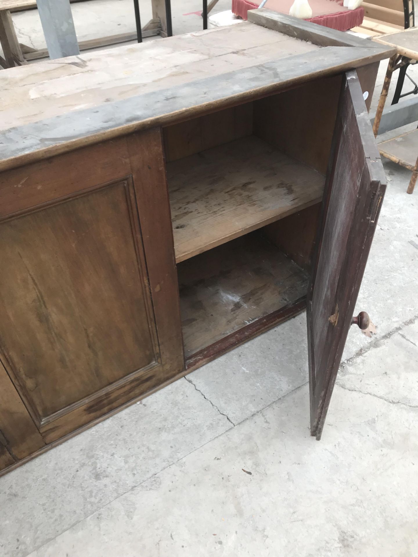 AN OAK CABINET WITH TWO DOORS - Image 2 of 2
