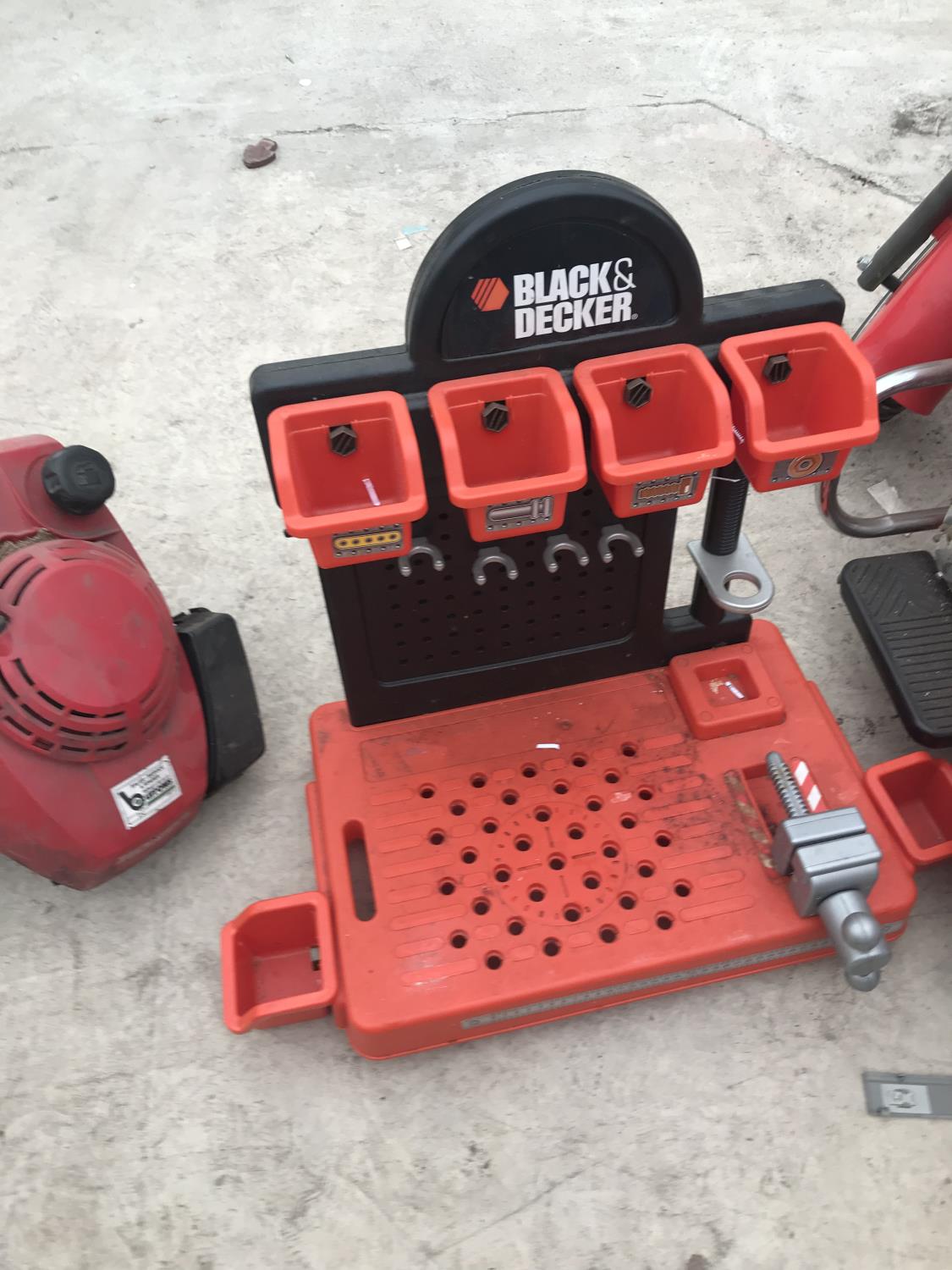 A BLACK AND DECKER CHILDS WORK BENCH WITH VICE AND A POLICE RIDE ON MOTORBIKE - Image 2 of 2