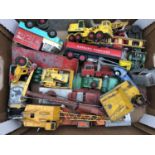 A BOX OF ASSORTED DIE CAST 'DINKY' & 'CORGI' TOY VEHICLES (QTY)