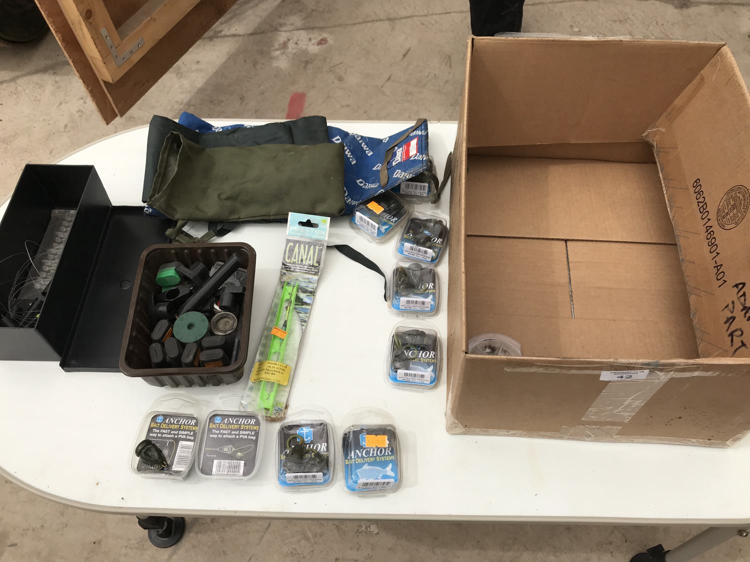 A BOX CONTAINING VARIOUS FISHING TACKLE - WEIGHTS ETC - Image 2 of 2