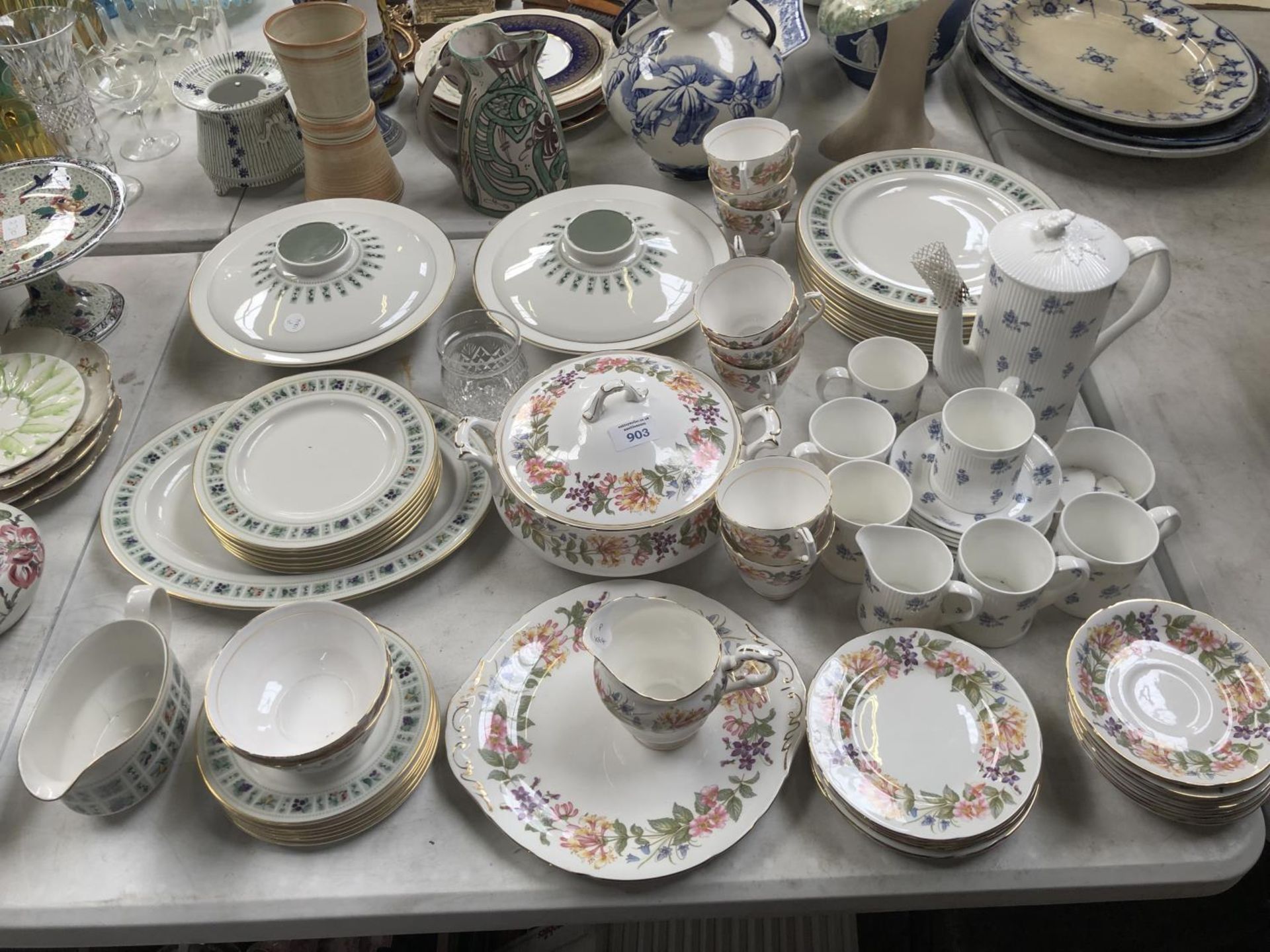 THREE VARIOUS CERAMIC PART DINNER SETS TO INCLUDE 'PARAGON', ROYAL DOULTON 'TAPESTRY' PATTERN AND '