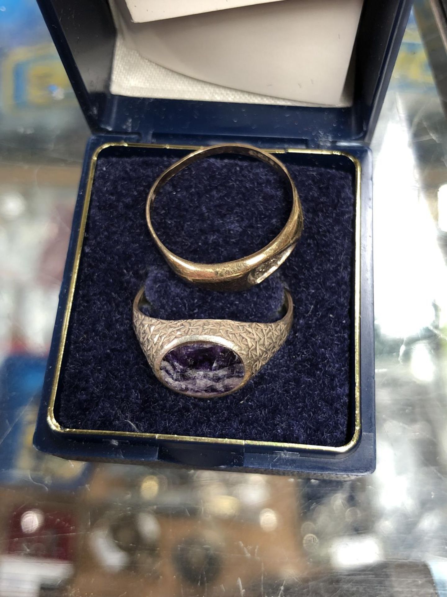 A LADIES 9CT YELLOW GOLD RING WITH HALLMARKED SILVER, POSSIBLY BLUE JOHN STONE, RING (2)