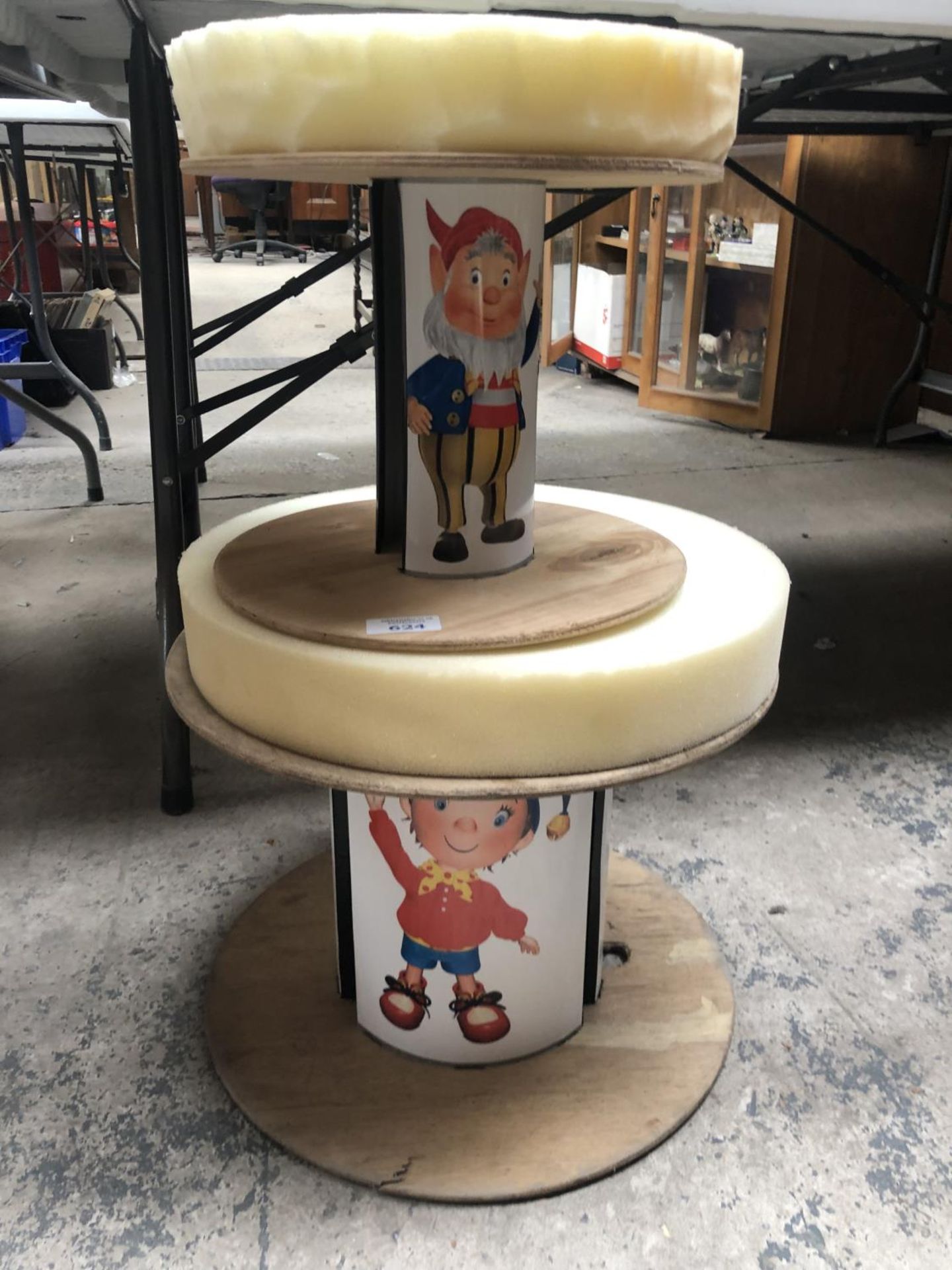 TWO CHILDREN'S NOODY SEATS