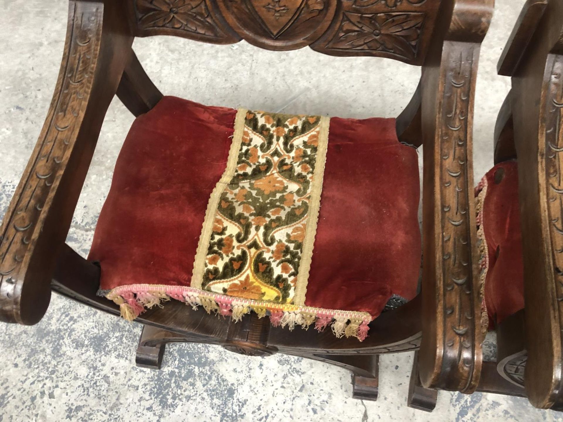 A PAIR OF ORIENTAL HEAVILY CARVED ARMCHAIRS - Image 5 of 5