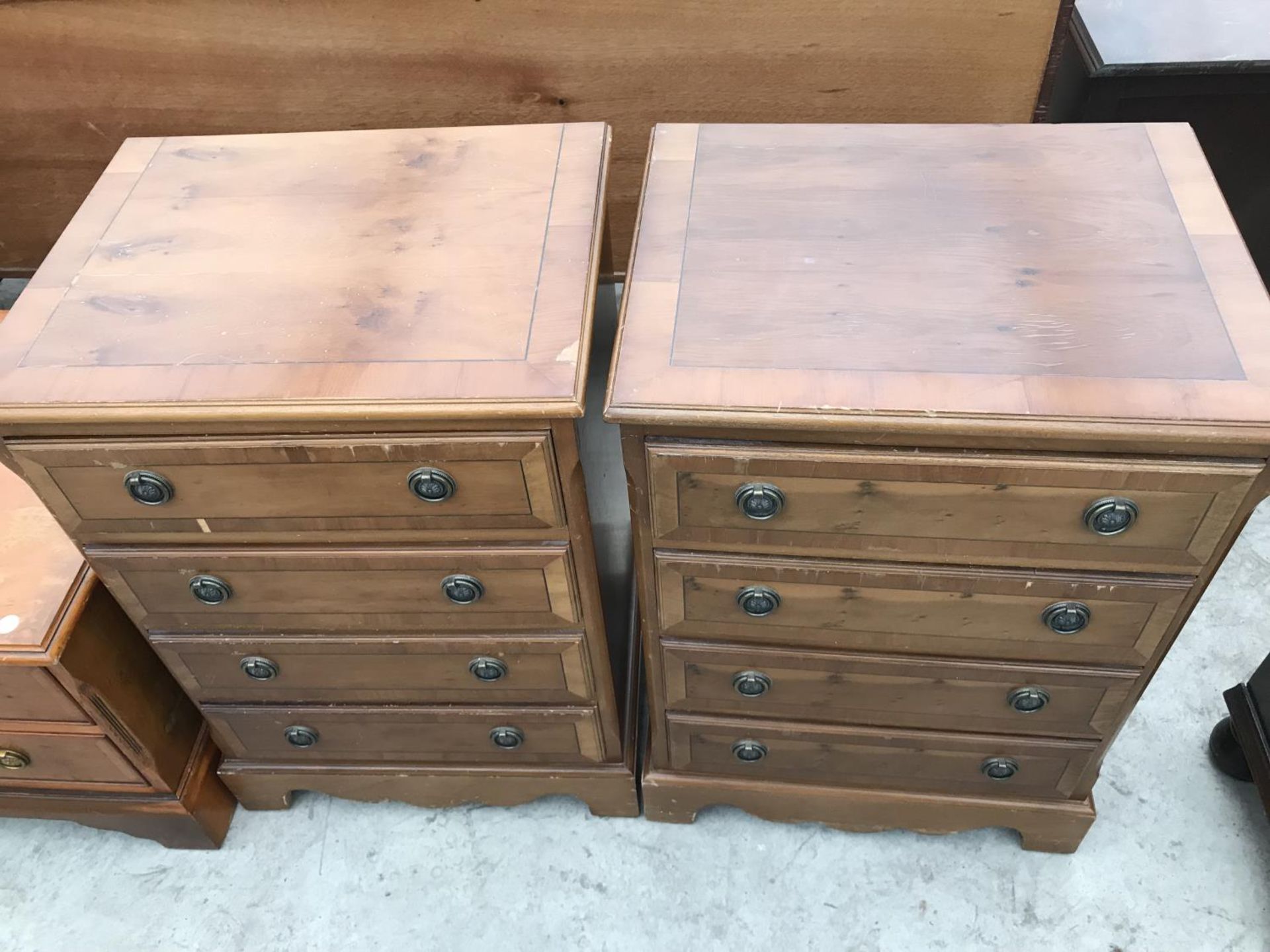A YEW WOOD TV STAND AND TWO YEW WOOD BEDSIDE CHESTS OF FOUR DRAWERS - Image 6 of 6