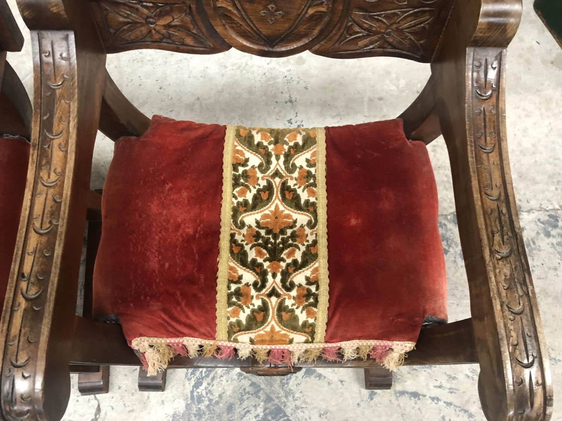 A PAIR OF ORIENTAL HEAVILY CARVED ARMCHAIRS - Image 4 of 5