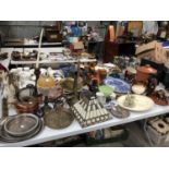 A LARGE COLLECTION OF ASSORTED ITEMS TO INCLUDE LEADED GLASS SHADE, COPPER KETTLE, VASES ETC