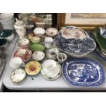 A LARGE COLLECTION OF CERAMICS TO INCLUDE TEAPOT, BLUE AND WHITE ETC