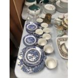 A BLUE AND WHITE TRANSFER PRINTED PART TEA SET ETC