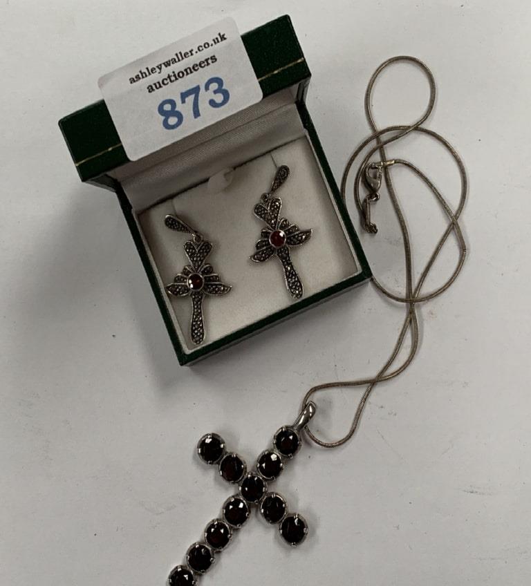 A BOXED PAIR OF SILVER AND RUBY CROSS EARRINGS WITH SILVER RUBY NECKLACE