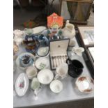 A MIXED GROUP OF ASSORTED CERAMICS AND FURTHER ITEMS TO INCLUDE CASED SPOONS ETC