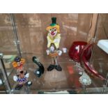 A COLLECTION OF GLASS ORNAMENTS TO INCLUDE TWO MURANO CLOWNS ETC