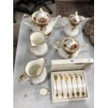 A GROUP OF ROYAL ALBERT 'OLD COUNTRY ROSES' CERAMICS, TEAPOT AND STAND, BOXED DESSERT KNIVES, JUGS