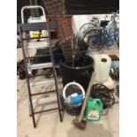 A MIXED LOT TO INCLUDE A FOUR STEP ALLOY LADDER, LUMP HAMMER, HANGING BASKETS, BIN ETC