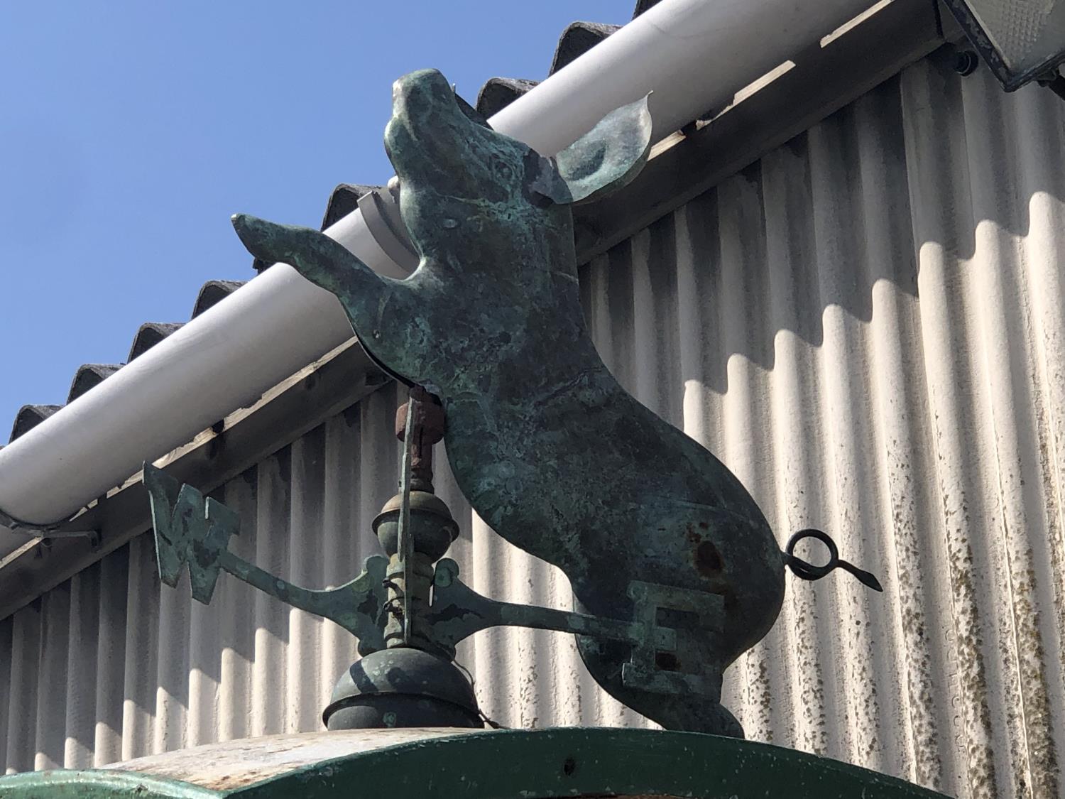 A VINTAGE COPPER WEATHER VANE OF A FLYING PIG - Image 2 of 4