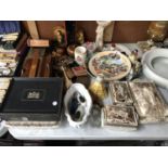 A MIXED GROUP OF ITEMS TO INCLUDE CERAMICS, WOODEN ITEMS ETC