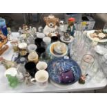 A LARGE COLLECTION OF ITEMS TO INCLUDE PLATES, BOWLS, CUPS ETC