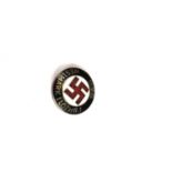 A SMALL COLLECTABLE GERMAN BADGE