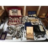 A GOUP OF ASSORTED EPNS CASED FLATWARE, LOOSE EXAMPLES ETC