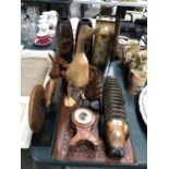 A GROUP OF ASSORTED WOODEN ITEMS - COLLECTABLE DUCK ETC