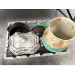 A BOX OF MIXED CERAMICS