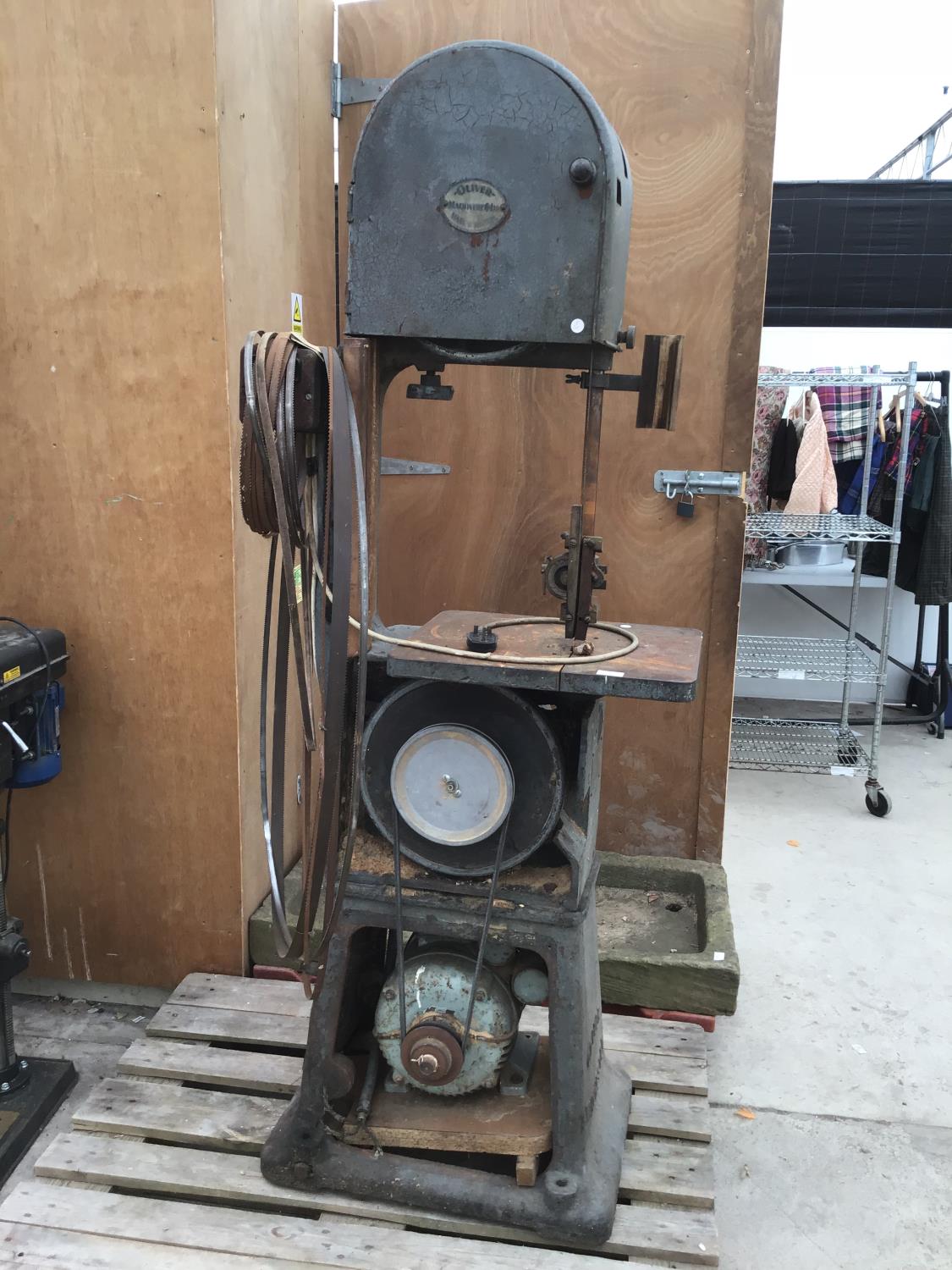 AN OLIVER MACHINERY CO LTD MANCHESTER BAND SAW WITH A BROOK MOTORS LTD HUDDERFIELD MOTOR