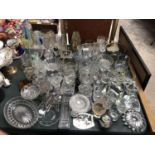 A LARGE GROUP OF ASSORTED GLASSWARE