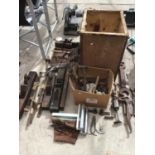 A LARGE COLLECTION OF VINTAGE TOOLS TO INCLUDE PLANES, LARGE SPANNER, HAMMERS, CALIPERS ETC IN A