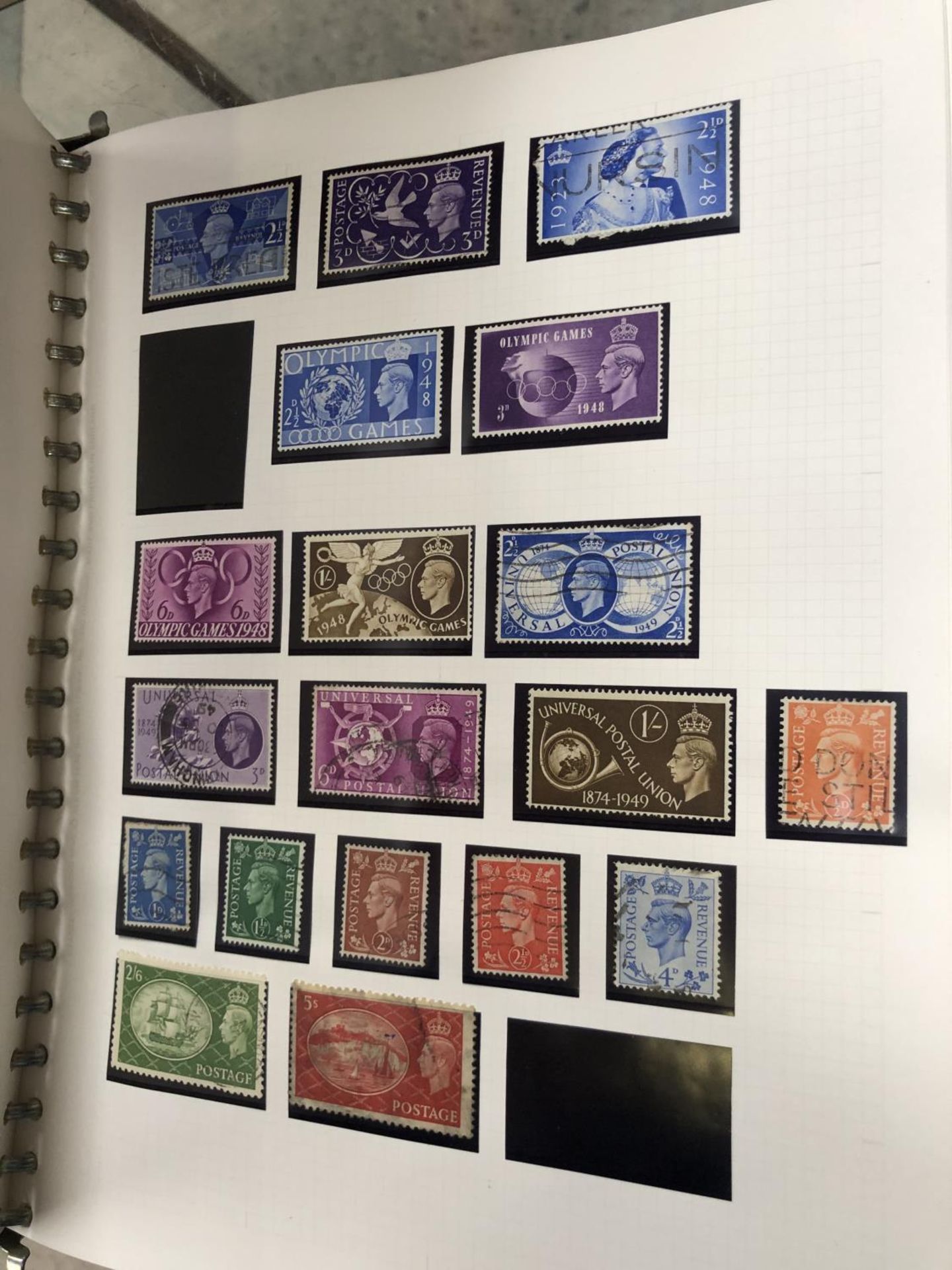 A GREAT BRITAIN STAMP ALBUM, SEE PHOTOS - Image 6 of 10